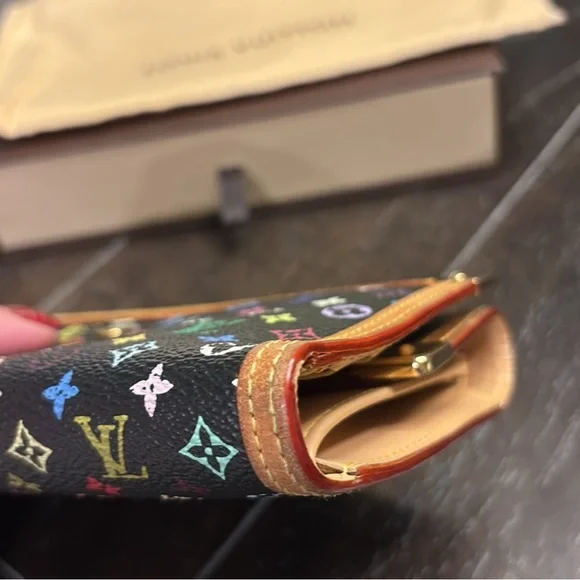 LV wallet with COA - Picture 5 of 9